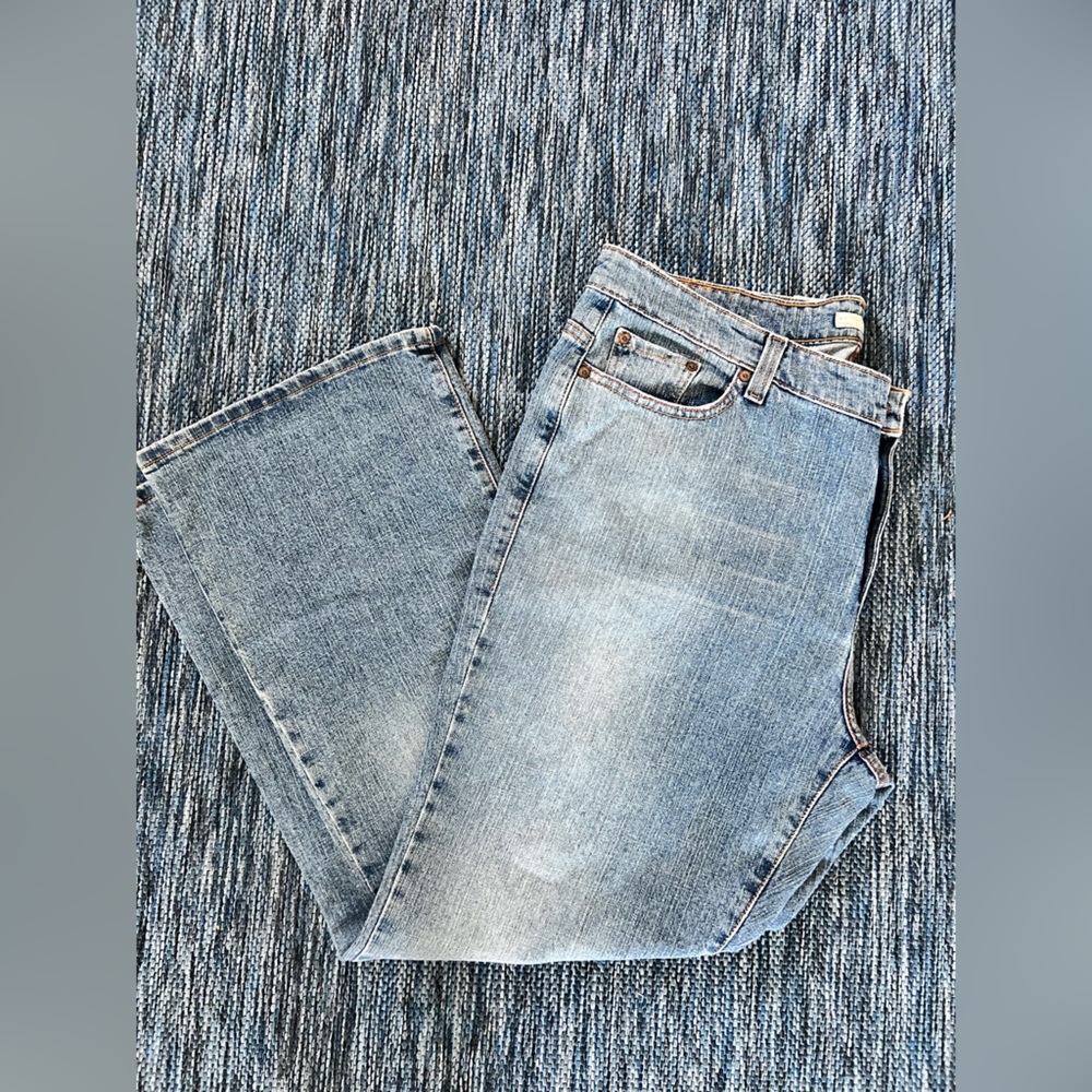 Womens size 20 short NEW Levi’s jeans.  515 bootcut.  Never worn.  Original tags